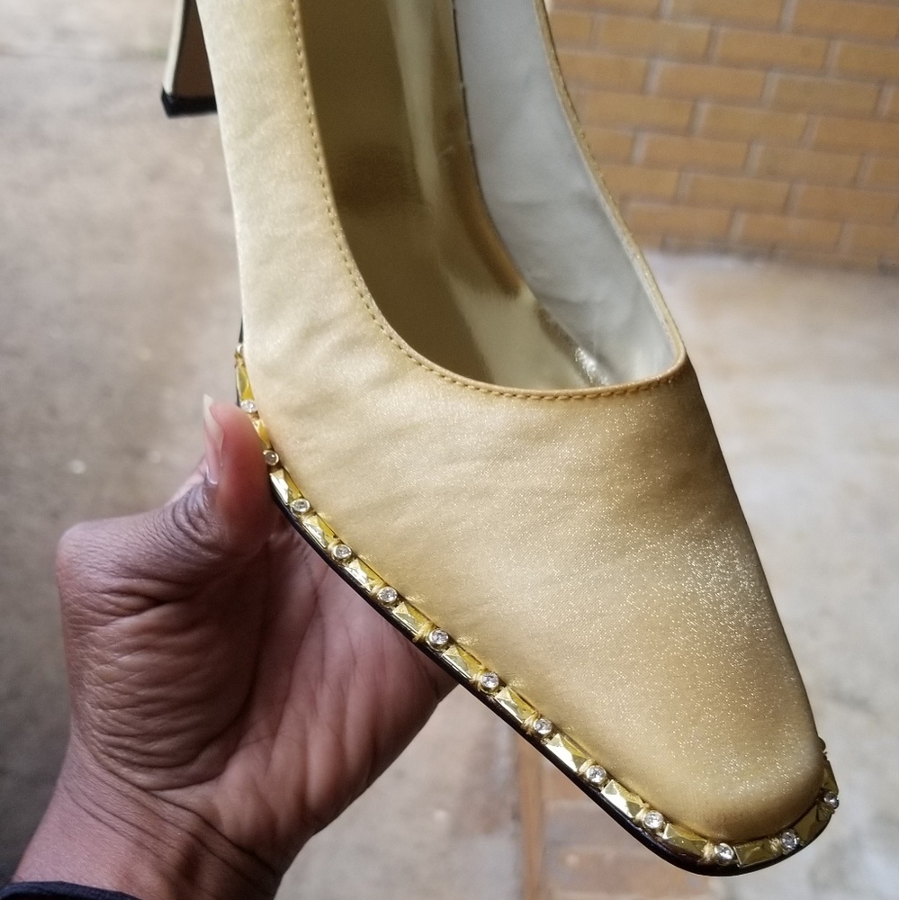 Shoes - Picture 5 of 5